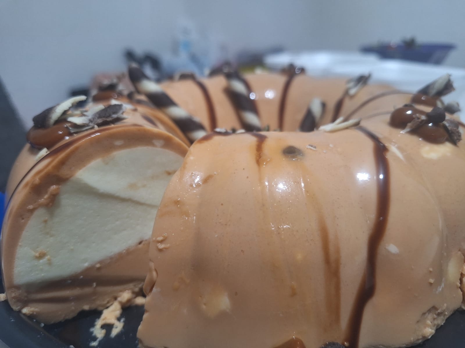 Gelatina de Cajeta Flotante con Queso